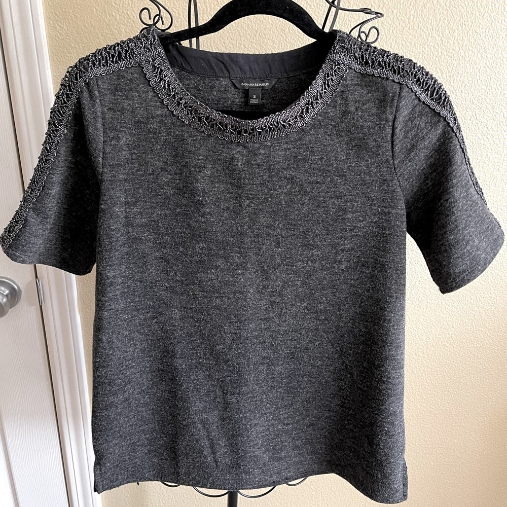 Banana Republic Gray Mid-Sleeve Top (size S)